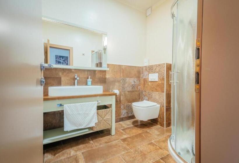 سوییت, Guest House Ejga