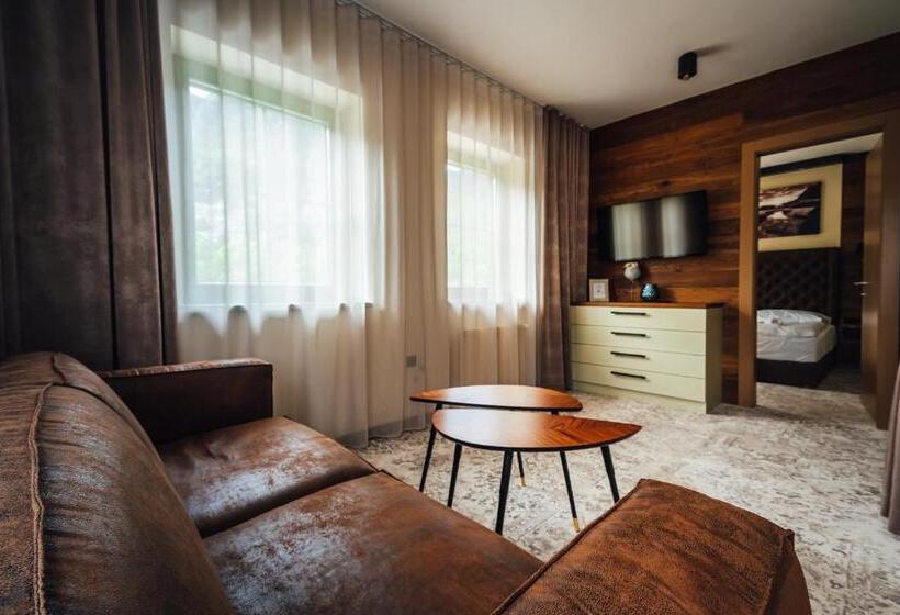 سوییت, Guest House Ejga