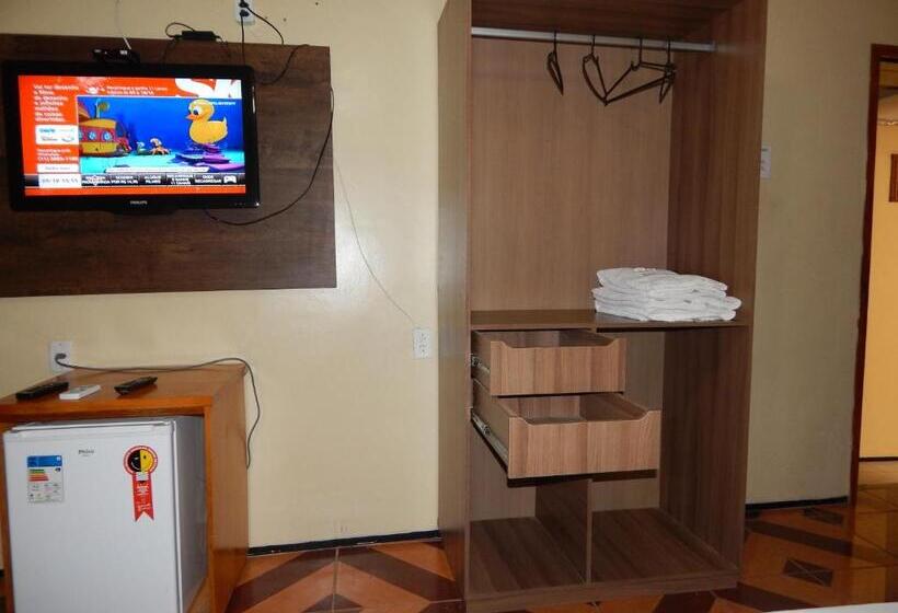 غرفة عائلية, Miraserra