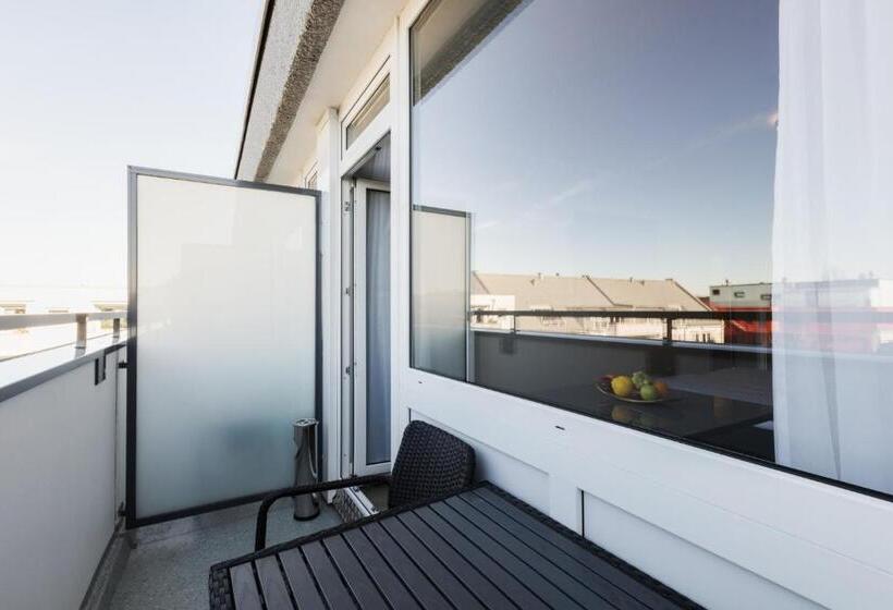 Номер Стандарт с Балконом, Centerroom München City