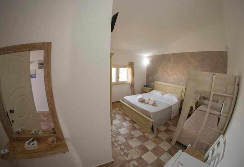 4인용 스탠다드 룸, Blue And Blue City