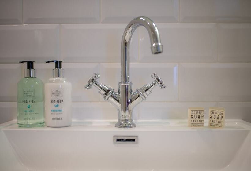 Номер Стандарт Трехместный, The Skye Inn