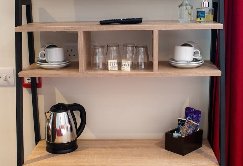 Семейный Номер, The Skye Inn