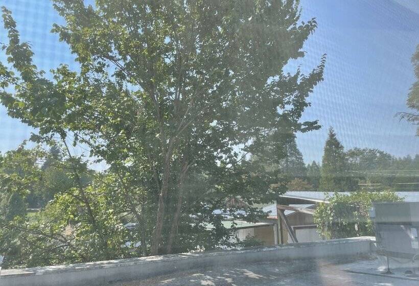 غرفة ديلوكس, Mccully House Inn