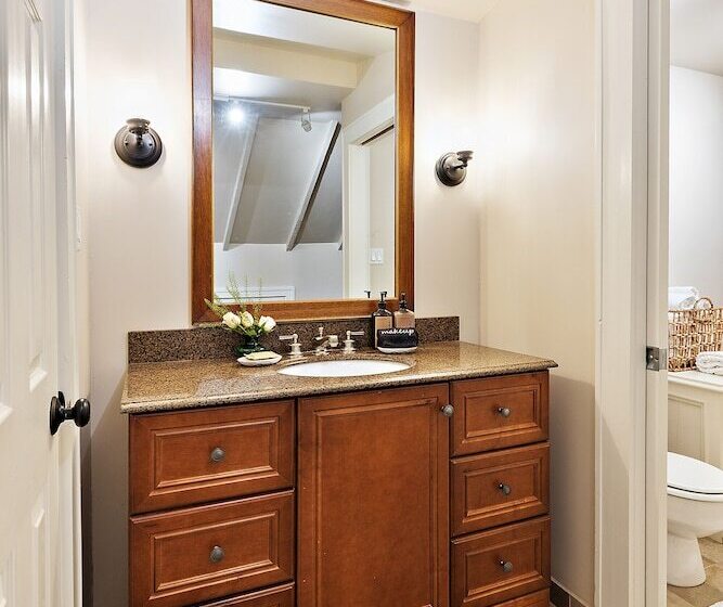 غرفة ديلوكس, Mccully House Inn