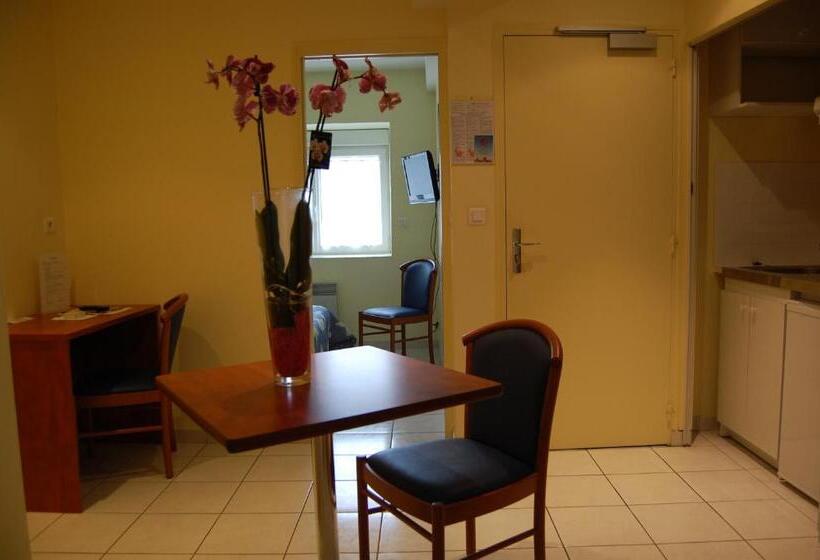 패밀리 스위트, Appart'hôtel La Suze Sur Sarthe