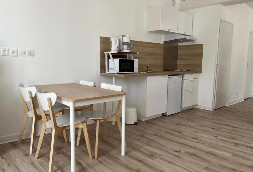 ファミリーステューディオ, Appart'hôtel La Suze Sur Sarthe