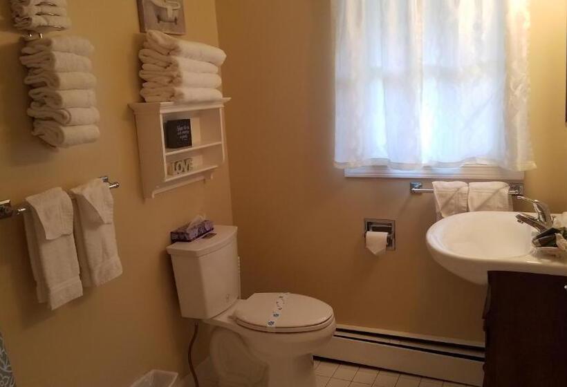 جناح مطل على البحيرة, Highland Lake Resort