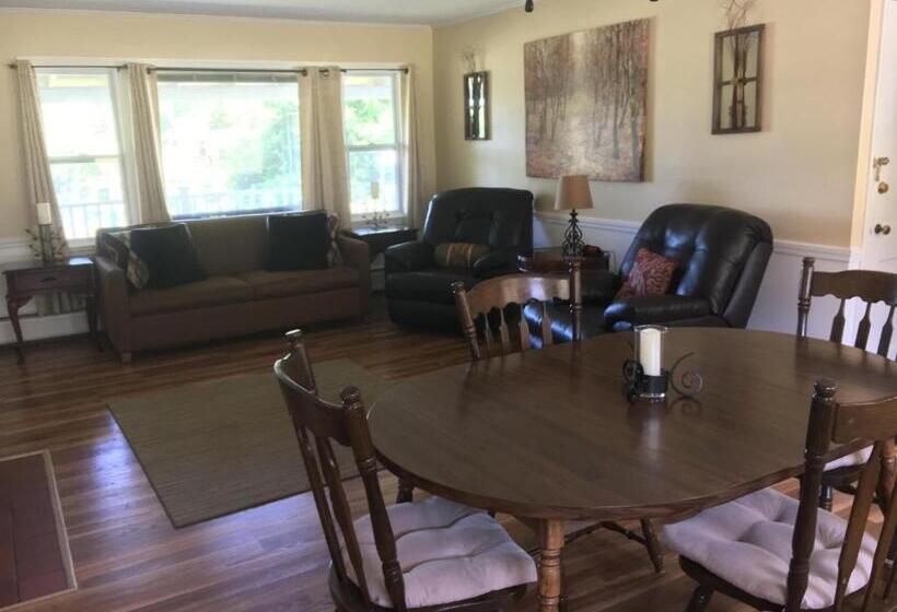 جناح مطل على البحيرة, Highland Lake Resort