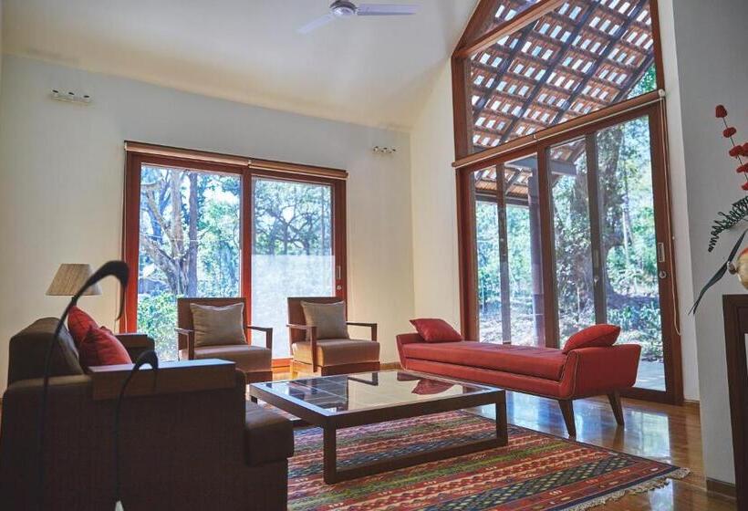 Вилла 3 Спальни, The Birchwood Retreat, Madikeri