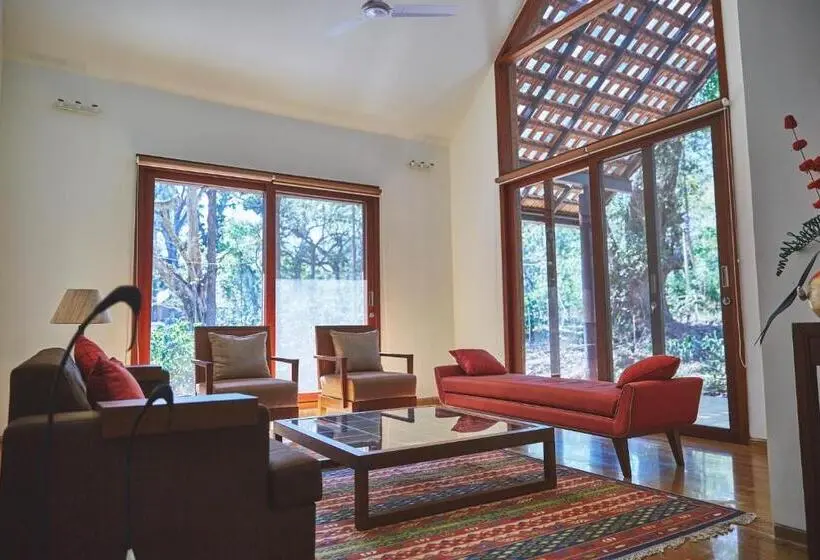 スリーベッドルーム　ヴィラ, The Birchwood Retreat, Madikeri