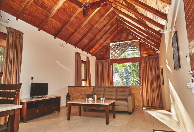 带大床的高级房间, The Birchwood Retreat, Madikeri