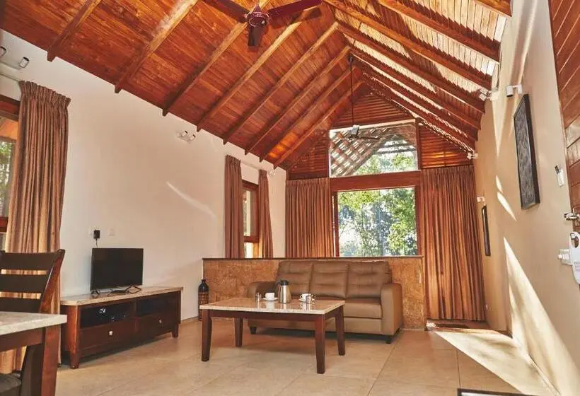 キングサイズベッドのスーペリアルーム, The Birchwood Retreat, Madikeri