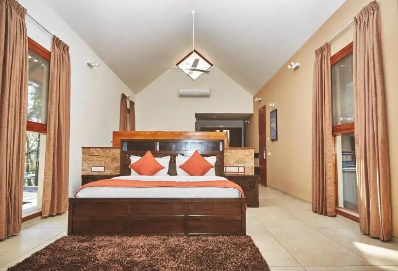 キングサイズベッドのスーペリアルーム, The Birchwood Retreat, Madikeri