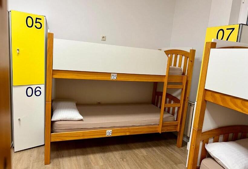Кровать в Общей Комнате, Albergue O Burgo