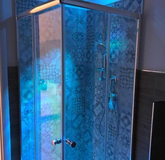 اتاق سوپریور سه تخته, Deshome Guest House