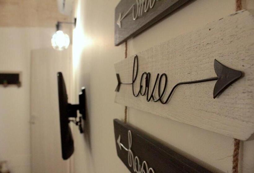 اتاق لوکس, Deshome Guest House