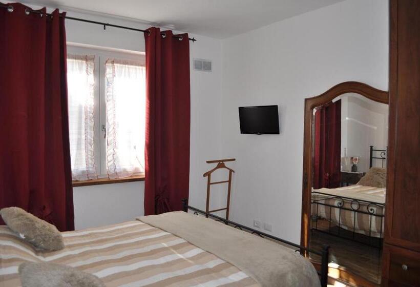 Pokój Standard Trzyosobowy, Il Girasole