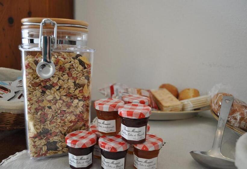 Pokój Standard Trzyosobowy, Il Girasole