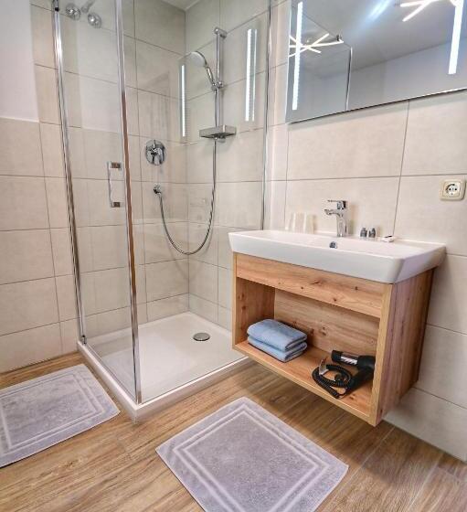 스탠다드 트리플 룸, Gasthof Oberwirt