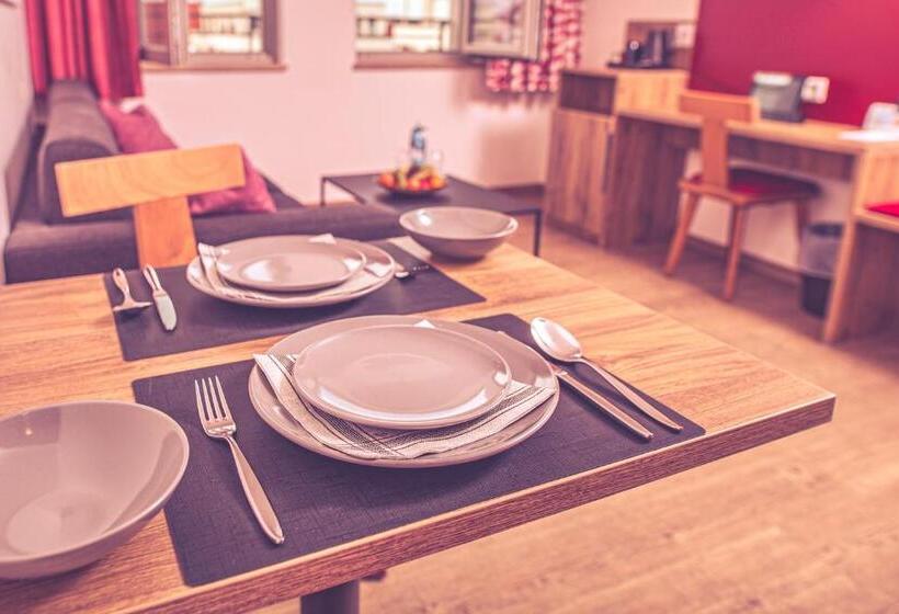 침실 1개 아파트, Das Hurner