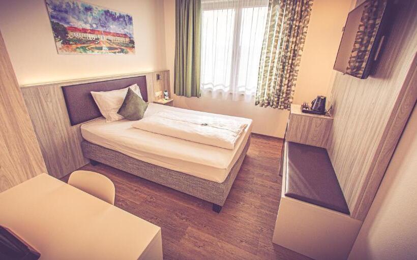 이코노미 룸, Das Hurner