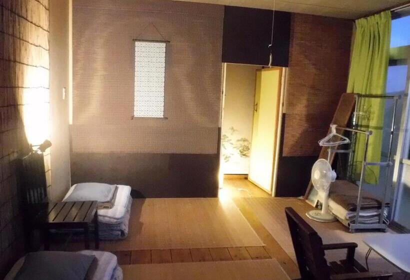 Номер Стандарт Четырехместный Совместный Санузел, Okinawa Hostel Yanbaru Fukuro