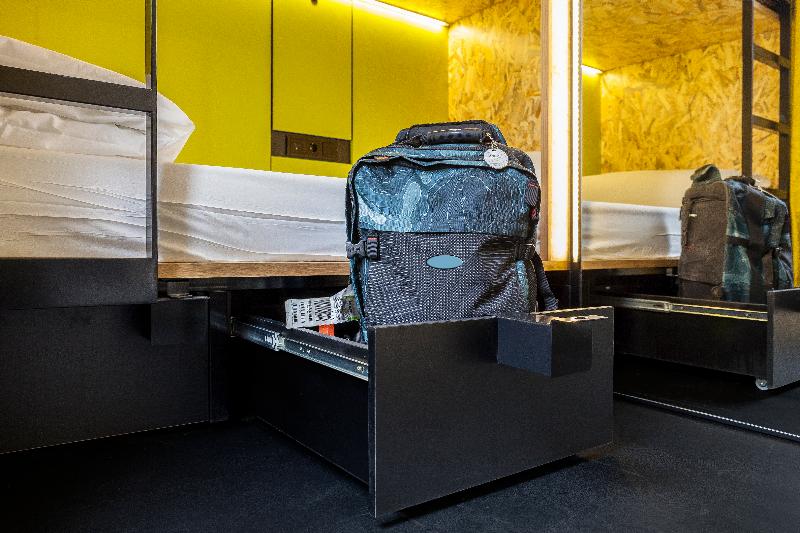 تختخواب در اتاق مشترک, Bastardo Hostel