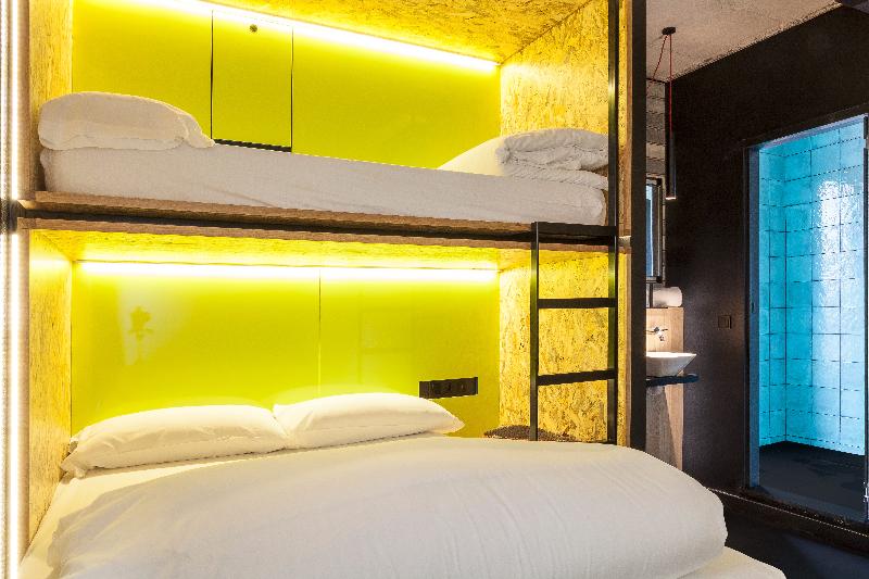 اتاق استاندارد سه نفره, Bastardo Hostel