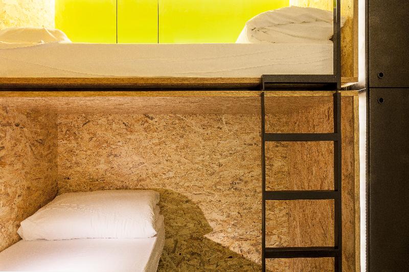 اتاق استاندارد, Bastardo Hostel