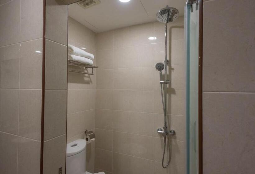 Family Suite, Holmes Gp