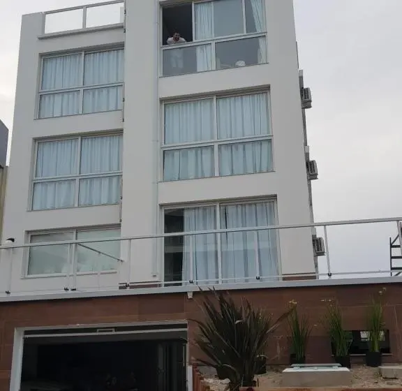 Standard-studio, Mitrecity