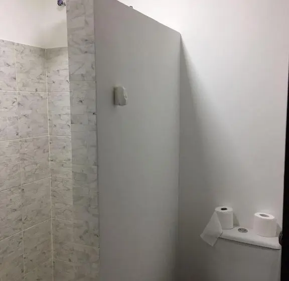 اتاق استاندارد یک نفره, Alpha Hospedaria & Hostel