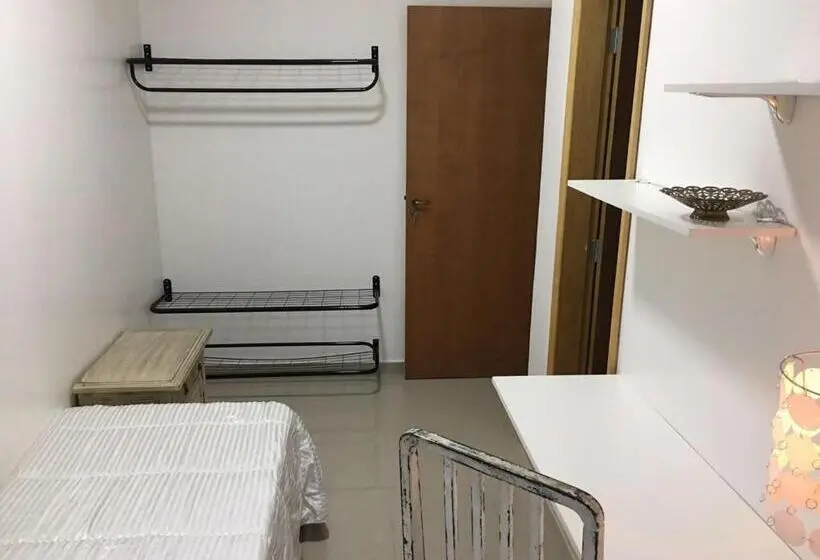 اتاق استاندارد یک نفره, Alpha Hospedaria & Hostel