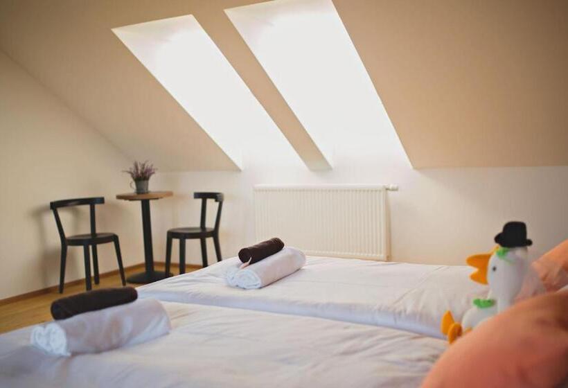 غرفة عائلية, Statek česká Lípa Myslovice