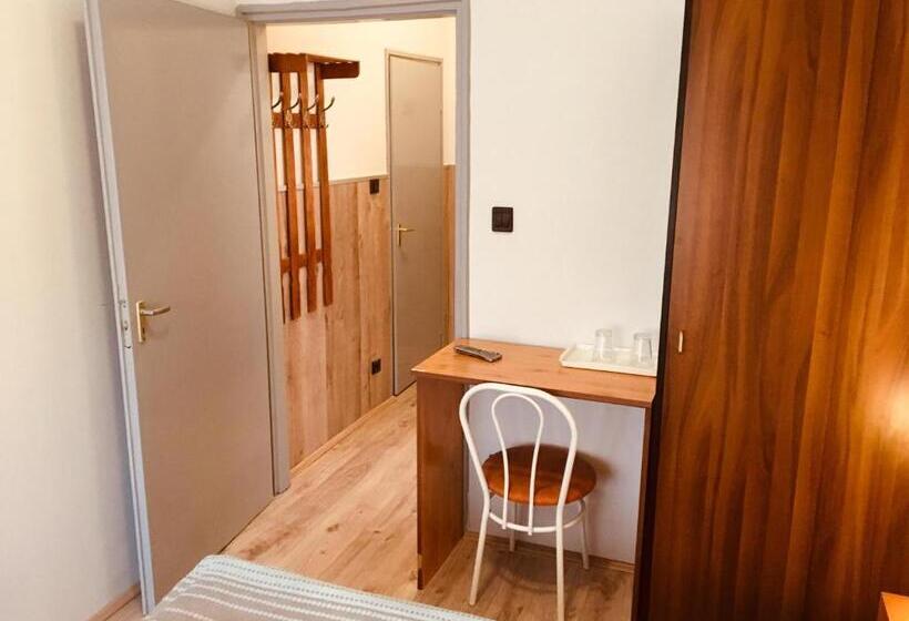 スタンダードルーム, Stella Vendégház