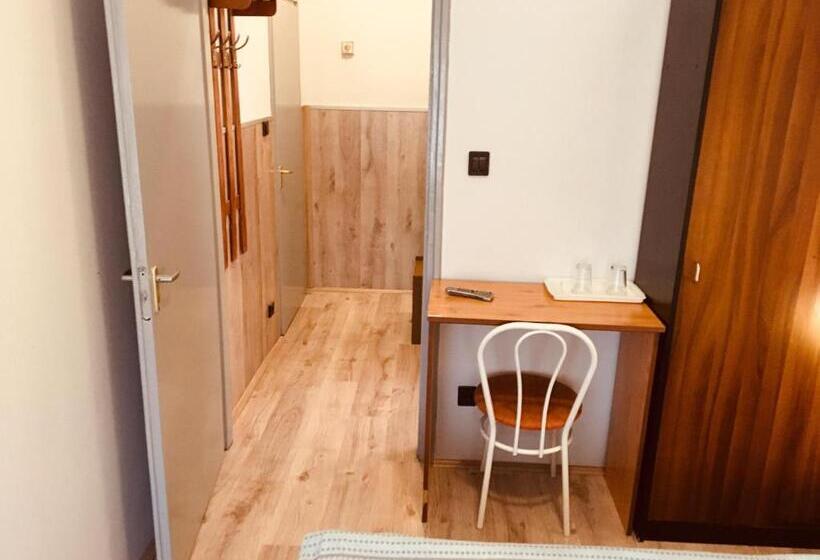 スタンダードルーム, Stella Vendégház