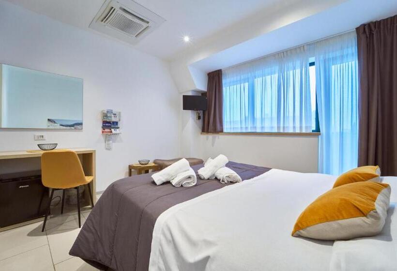 اتاق کلاسیک سه تخته, Firmafede Guest House