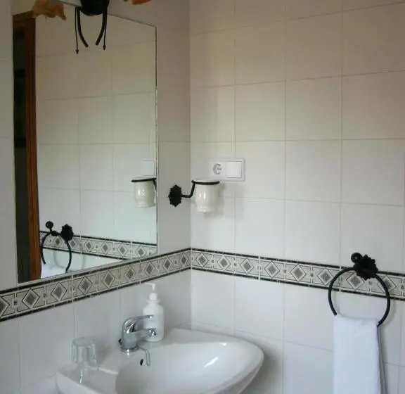 اتاق استاندارد, Hostal Calderon Cuenca
