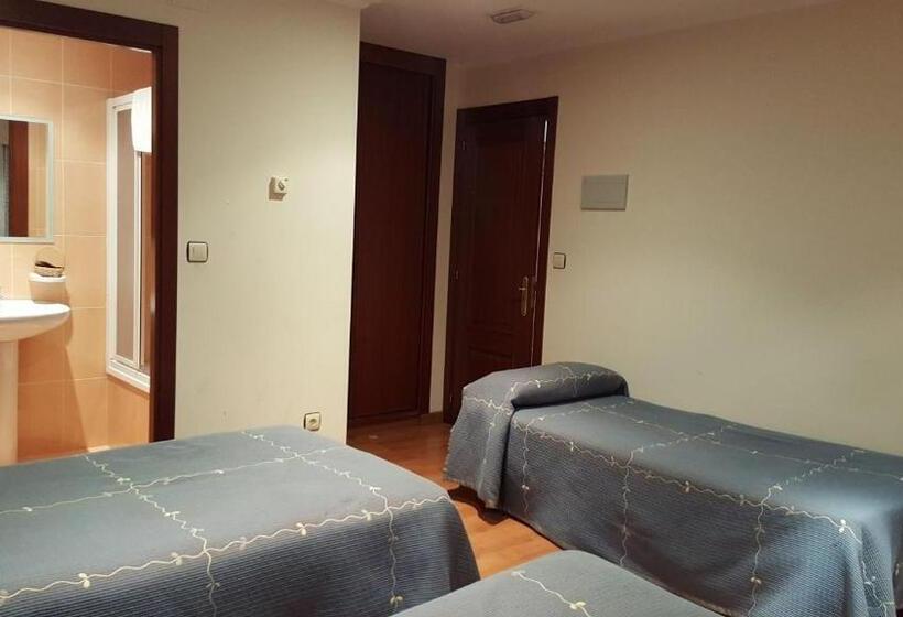 اتاق استاندارد سه نفره, Pension Santos