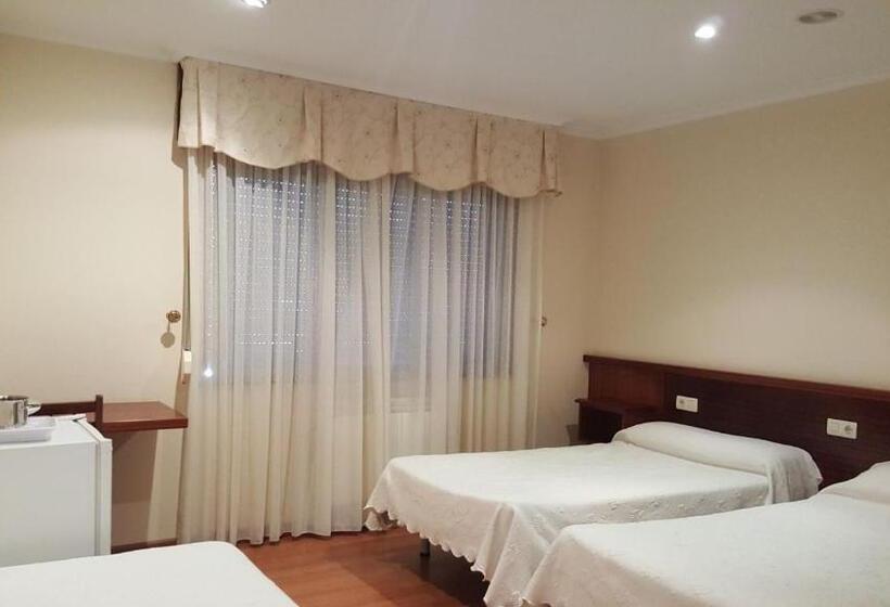 اتاق استاندارد سه نفره, Pension Santos