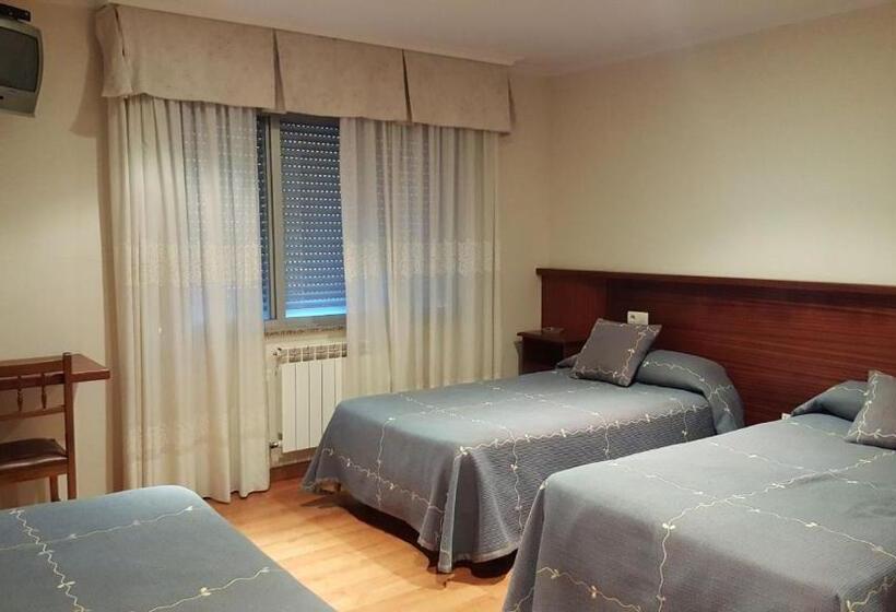 اتاق استاندارد سه نفره, Pension Santos