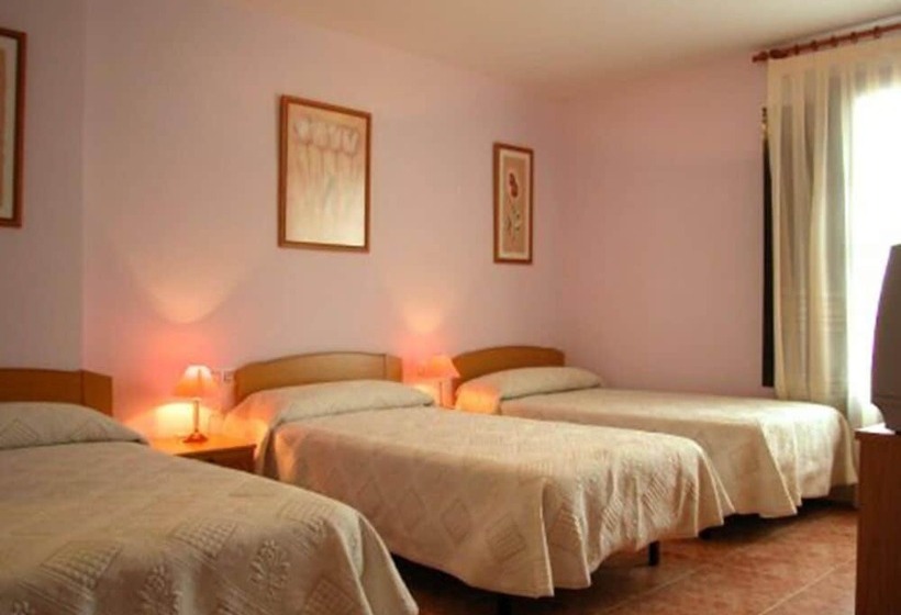 Номер Стандарт Трехместный, Hostal Castilla