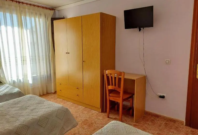 スタンダードトリプルルーム, Hostal Castilla