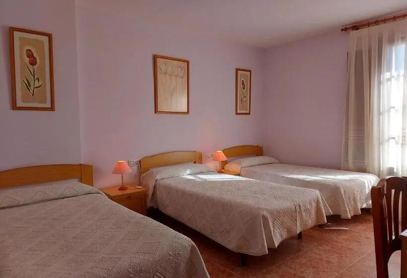 スタンダードトリプルルーム, Hostal Castilla