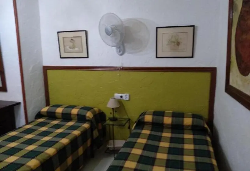 スタンダードインサイドビュールーム, Hostal Manolo