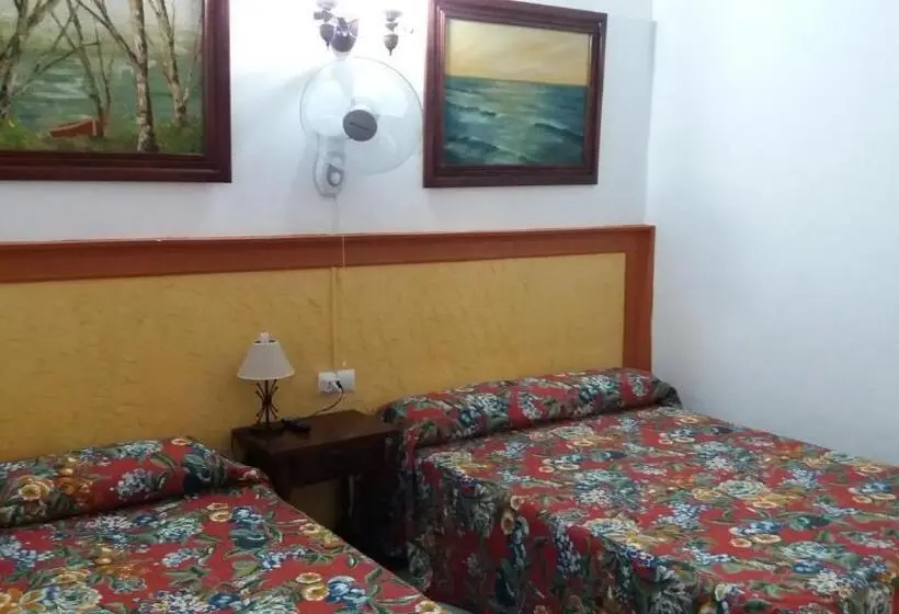 シティビューのスーペリアルーム, Hostal Manolo
