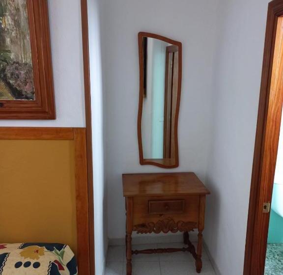 اتاق استاندارد, Hostal Manolo