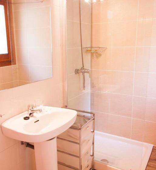 חדר סטנדרט, Ostau Dera Nheu