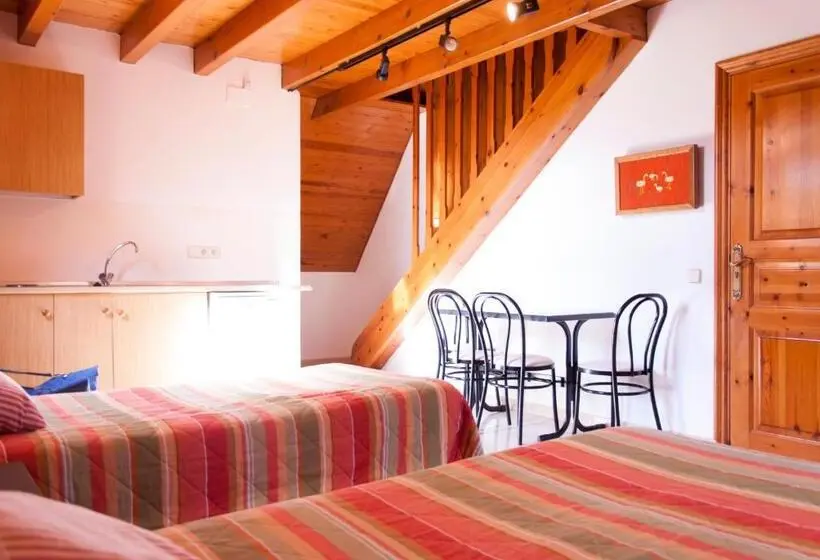 Standard Quadruple Room, Ostau Dera Nheu